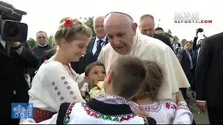 Best images of Pope Francis' trip to Romania