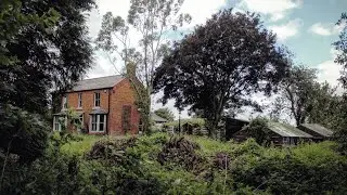 ABANDONED &brvbar; HOUSE!. OLD PHOTO ALBUMS LEFT BEHIND |REAL URBEX 2020 : ABANDONED PLACES UK