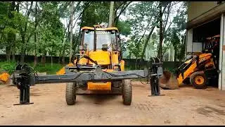JCB 3DX WITH POLEMASTER