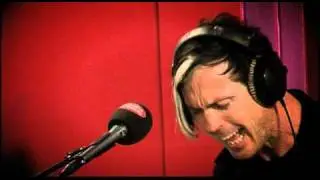 Studio Brussel: ‪Fitz and the Tantrums - 'MoneyGrabber'‬