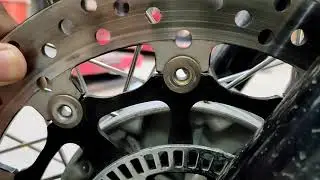ROYAL INFIELD INTERCEPTOR FRONT DISK PROBLEM OR AS PER DESIGN