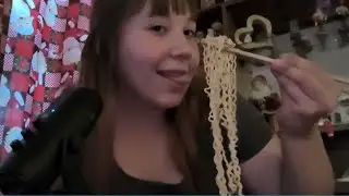 ASMR | COMIENDO FIDEOS CHINOS/Anaísdatos 