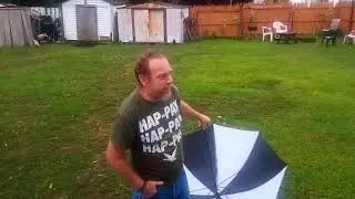 How to use an umbrella upside down