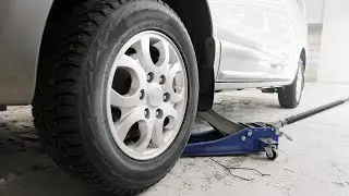 Repair Manual Online   2005 Lincoln Town Car