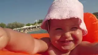 FamilyAlbum - Easy Photo & Video Sharing App
