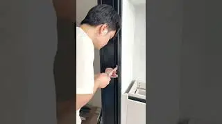 Slide the aluminum door Like a Pro#doors #slide #sliding #slidingdoor #shorts