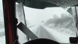 A snowy day on the N52 near Longwy 🇫🇷 with CRAZY SLOWLY people