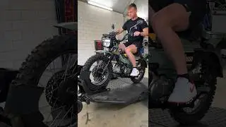 Loading Honda CT125 Hunter Cub on the Lowering trailer 😁