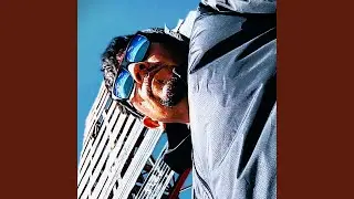 Detr&aacute;s