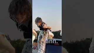 HYUNJIN WHAT ARE YOU DOING WITH US😭😭 #hyunjin #straykids #concert #kpop