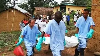 Chief Ebola doctor contracts virus