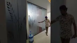 8&times;7 glass partition design
