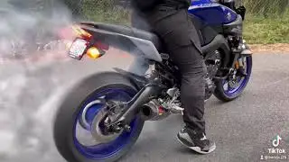 MT09 Burnout Legend