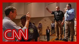 Beto O'Rourke interrupts Gov. Abbott's news conference
