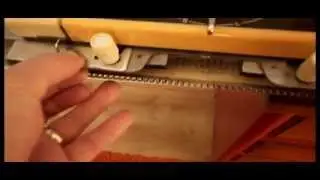 KNITMASTER 321 AUTOMATIC PUNCH CARD WOOL KNITTING MACHINE PLUS 20 PUNCH CARDS
