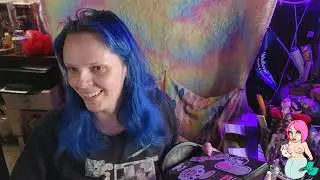 Bleaching my hair at 3am (This is not a manic episode) ❤