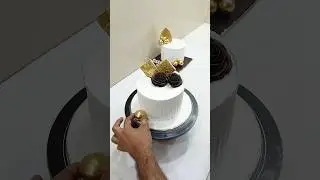 Golden Chocolate #cake #trending #shortsfeeds #youtubeshorts #goldencake #shortviral #shorts