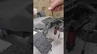 How to change the rear differential in the traxxas rustler pt 1
