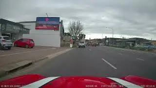 (As Seen On: Dash Cam Owners Australia) 3 car accident at Glynde Corner this afternoon