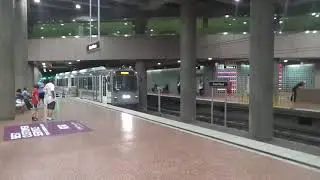 Siemens SD-400 Blue Line arriving and departing from Steel Plaza