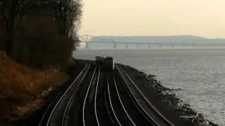 Hudson Line Bomb Train Curves Through Scarborough