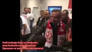 HIT! Prezydent Andrzej Duda w szatni z piłkarzami po meczu Polska - Irlandia!