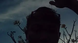 PAKEK KACAMATA DULU BIAR KEREN CUY SAMBIL JAGA WARUNG HAHA