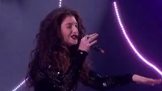@Lorde Disclosure, Lorde and AlunaGeorge perform 'Royals-White Noise' - BRIT Awards 2014