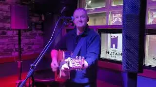 Gerry O'Brien singing Indianapolis in The Hatch Bar in The Hounds Rest Ardee - 17th January 2026