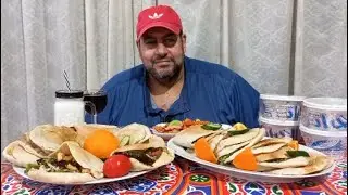 الاكيل سندوتشات طعمية وفول وباذنجان وبطاطس وعصير كركرية وسوبيا رمضان 2022