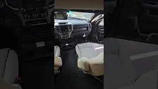 2025 Dynamax Isata 5 - EXPLORER 4X4 with Liquid Springs !!!