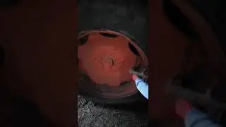 Presă de dejantat cauciuc.