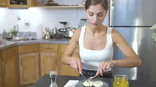 Make Perfect Poached Eggs! Easy to Use 4-Cup Egg Poacher Pan - Amazon Find - Modern Innovations