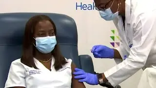 As COVID-19 vaccinations begin, U.S. reaches grim toll of 300,000 coronavirus deaths