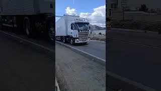 acabei de filmar uma scania branca no ba&uacute; balan&ccedil;ando a cabine e buzinando (10/01/26)