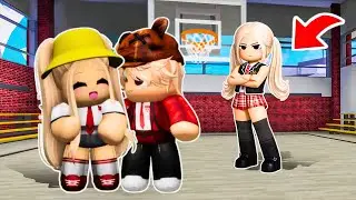 BEBÊ LIZ tem UMA AMIGA INVEJOSA na ESCOLA (Brookhaven)