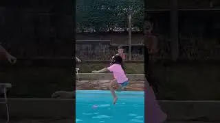 ME VINGUEI E JOGUEI ELAS NA PISCINA !!