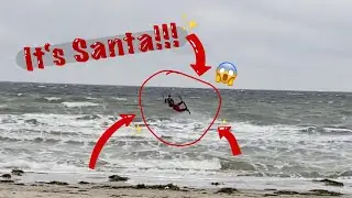 I caught Santa kitesurfing🎅🏄&zwj;♂️  #kitesurfing #santa #christmas