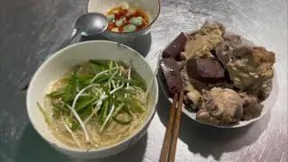 Suong nấu hủ tiếu mì ăn sáng 