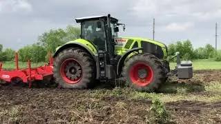 CLAAS AXION 950 с глубокорыхлителем Gaspardo на целине