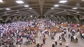 Messe internationale de Lourdes du dimanche August 24, 2025 depuis la basilique Saint-Pie X, du Sanc