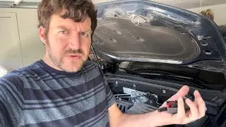 Двигатель VW Atlas щелкает, не заводится — замена аккумулятора 2023 года