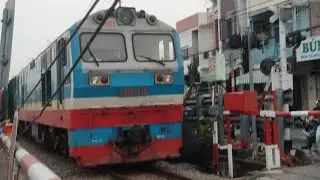[556][quay bị giật m&igrave;nh] D19E-918 k&eacute;o HH18 (17h15-24/4/2024)