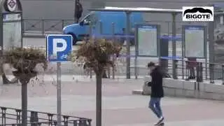 Experimento social tirando una cartera || Social experiment dropping a wallet