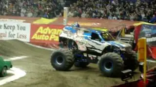 bounty hunter wheelie monster jam chicago IL 2009