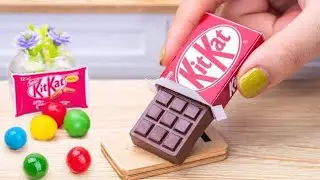 Amazing Mini KITKAT Cake Decorating | Rainbow Chocolate Dessert Recipe