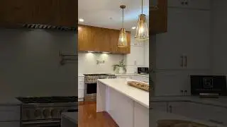 Now THIS is how you mix white, gold, and wood tones 😮&zwj;💨 #kitchen #contractor #interiordesign