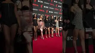 @katseyeworld on the #VMAs red carpet!