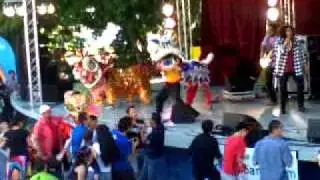 Chinese Lions Dance to Reggae