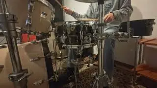 Ludwig Black Beauty Hammered 14x6.5 &mdash; low tuning test.
